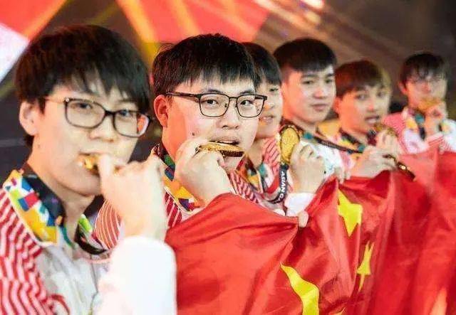 
LPL牌面！阿布登上央视 说亚运会荣誉感最强 对厂长这样评价_beat365亚洲体育官方网站(图6)