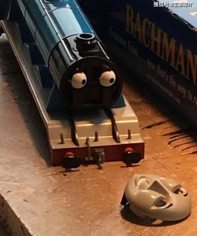 【beat·365】
搞笑图片：大叔模拟明星照片(图18)