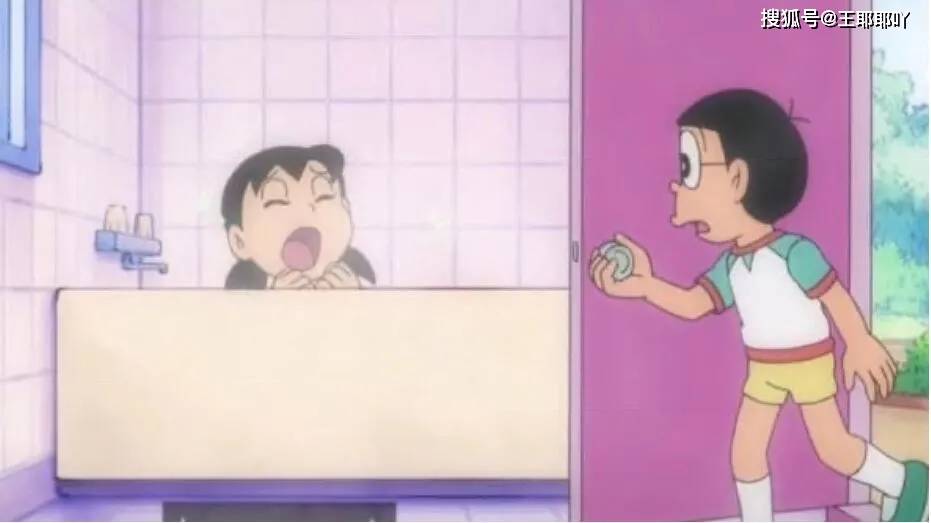 【beat·365】
搞笑图片：大叔模拟明星照片(图24)