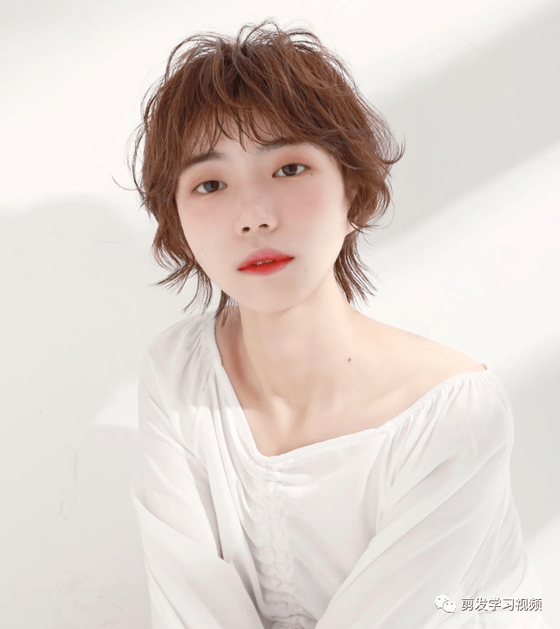 2020最火减龄超短发(25)款【beat365官网】(图51)
2020最火减龄超短发(25)款【beat365官网】(图51)