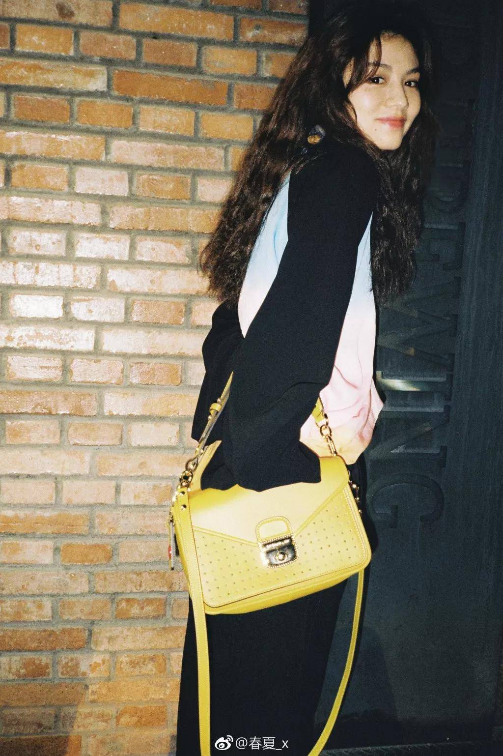 beat365亚洲体育官方网站_
除了辛芷蕾的短发 这些女星的发型修脸、洋气还显瘦!(图10) beat365亚洲体育官方网站_
除了辛芷蕾的短发 这些女星的发型修脸、洋气还显瘦!(图10)