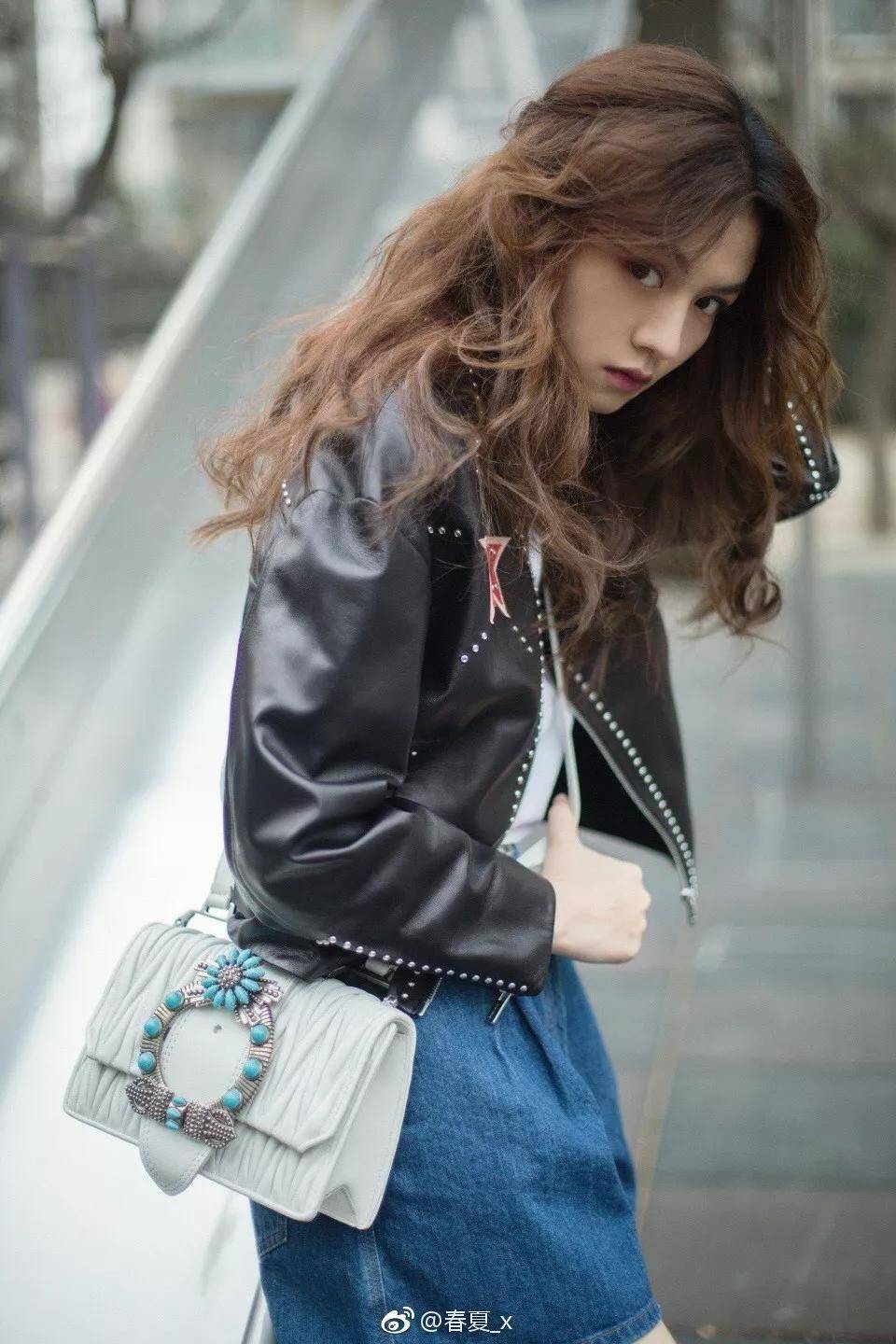 beat365亚洲体育官方网站_
除了辛芷蕾的短发 这些女星的发型修脸、洋气还显瘦!(图13) beat365亚洲体育官方网站_
除了辛芷蕾的短发 这些女星的发型修脸、洋气还显瘦!(图13)