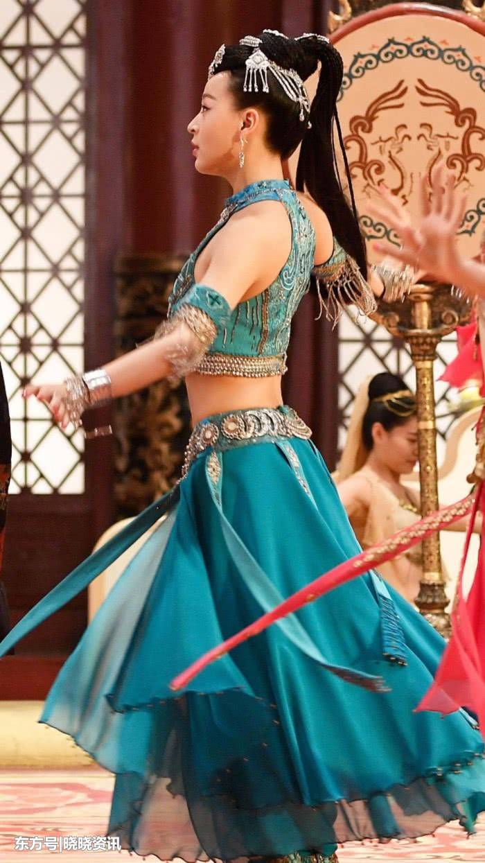 beat365亚洲体育官方网站_
除了辛芷蕾的短发 这些女星的发型修脸、洋气还显瘦!(图15) beat·365